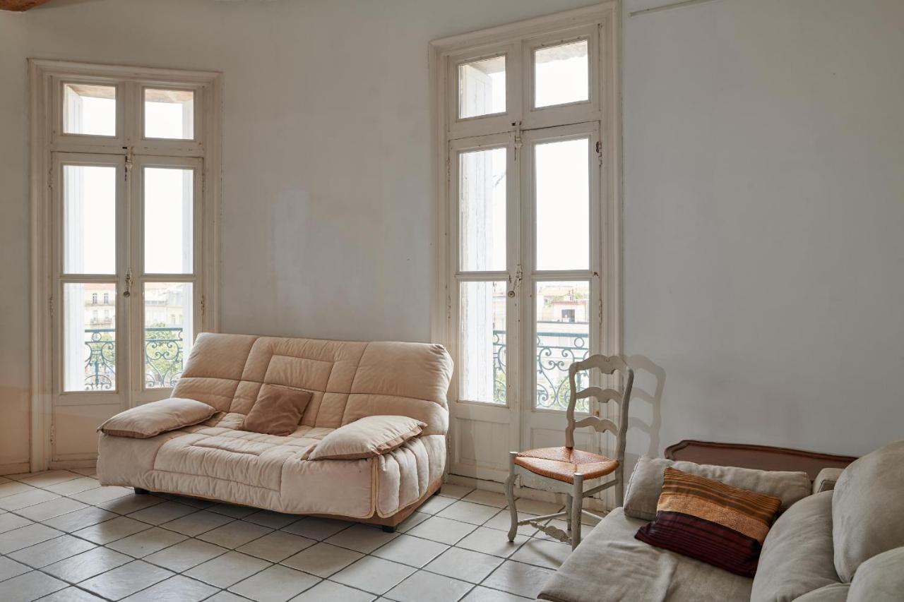 Grand Appartement Au Coeur De Sete Exterior photo