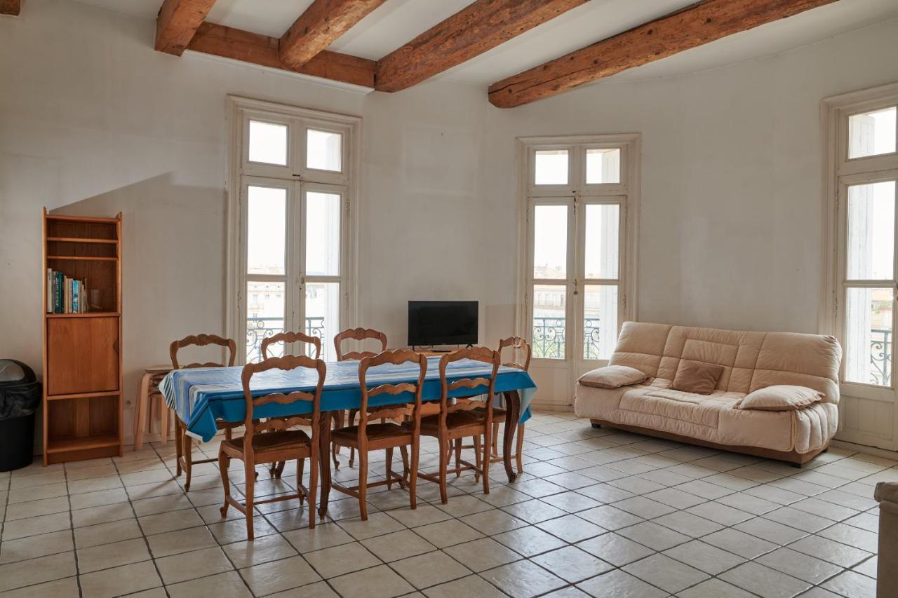 Grand Appartement Au Coeur De Sete Exterior photo